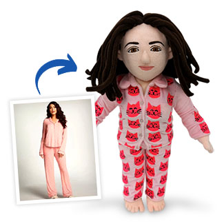 Look alie dolls from the photo or selfie of your loved ones.